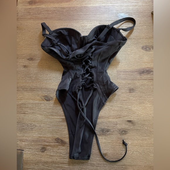 TA3 hi cut Lushy xs D/DD TIK TOK VIRAL * SNATCHED* corset swimsuit! XS-S 🔥!! - Picture 3 of 5